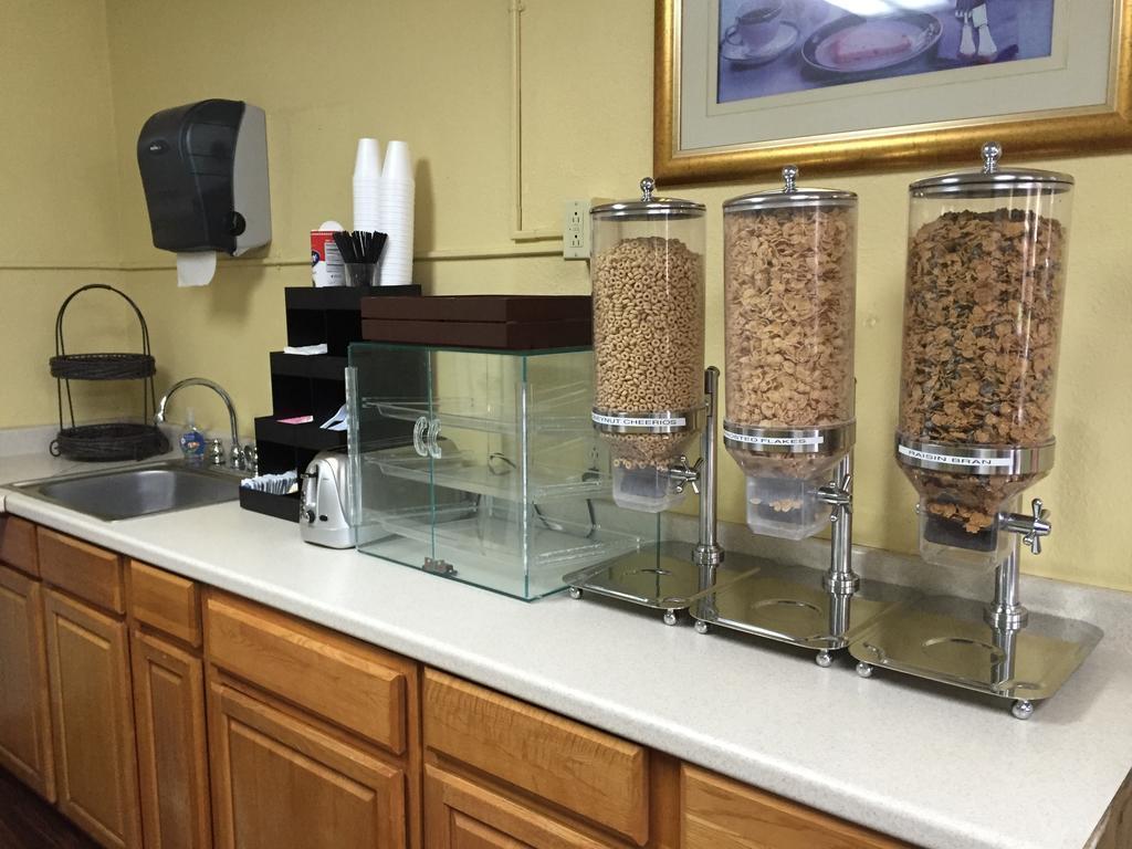 Americas Best Value Inn-Nashville/Airport South Ngoại thất bức ảnh